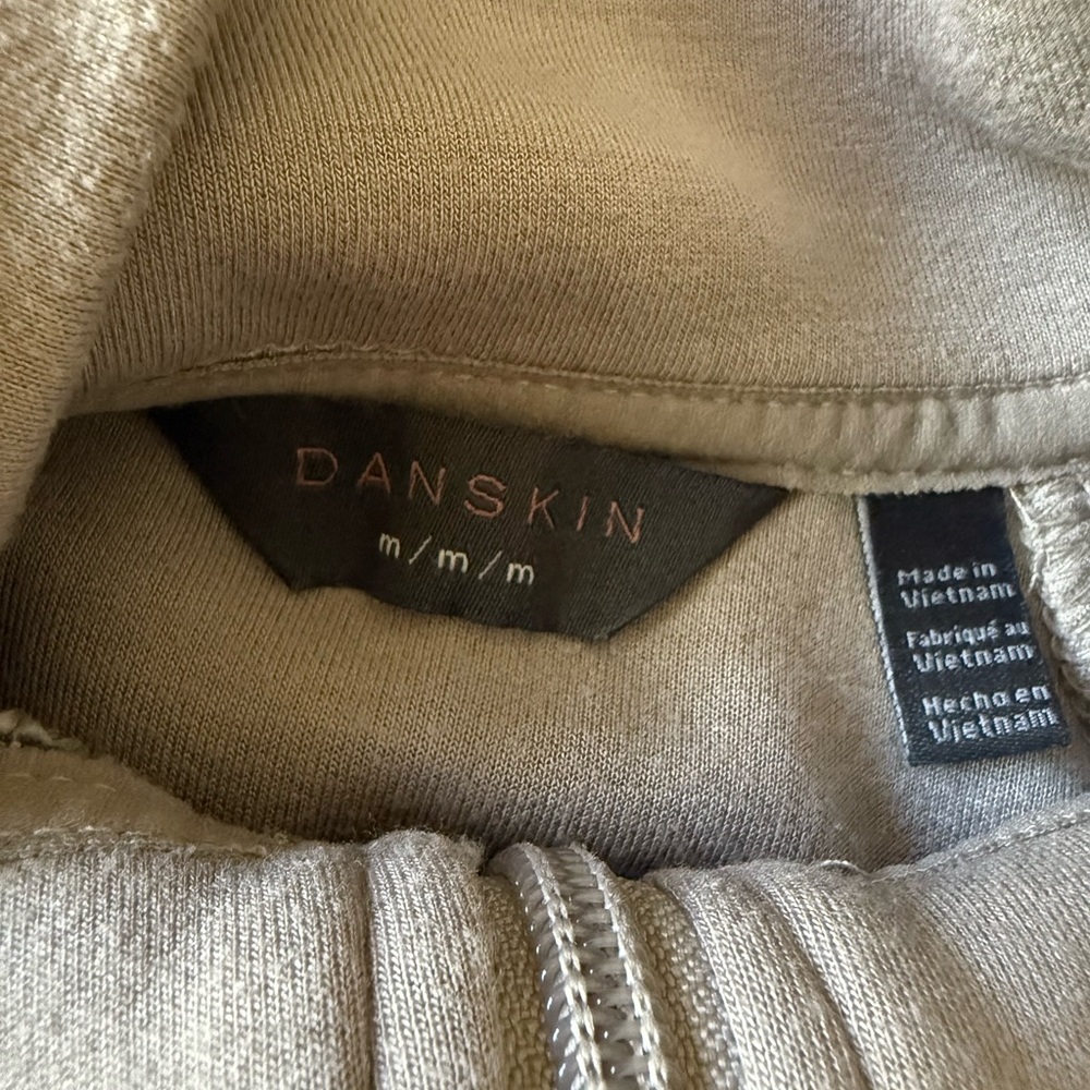 Danskin Light Taupe Zip-Up Jacket size medium - Picture 6 of 10